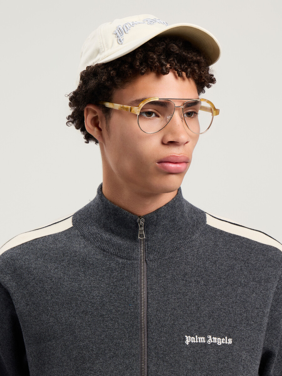casquette ton sur ton avec logo incurvé