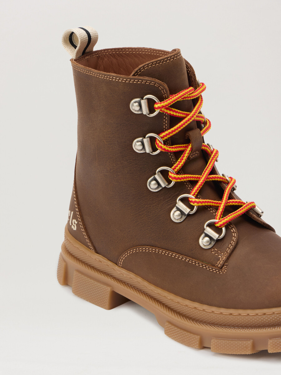 bottines à lacets track