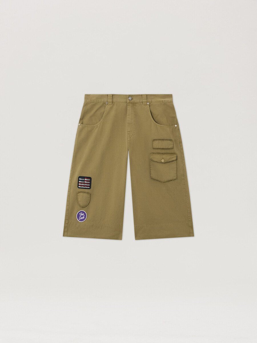 bermudas à écusson militaire