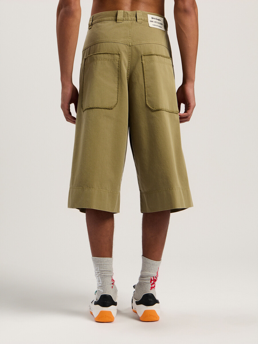 bermudas à écusson militaire