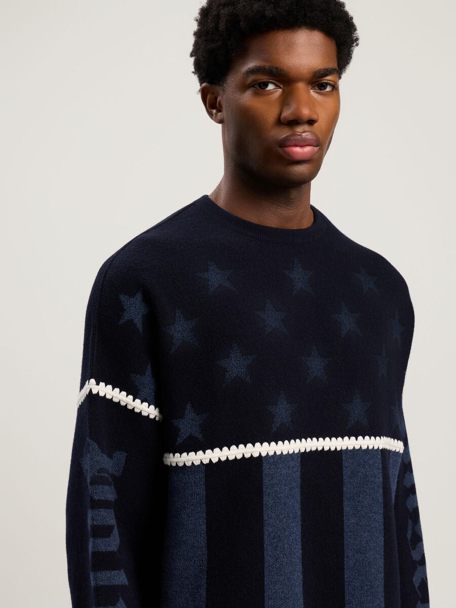 pull à étoiles et rayures