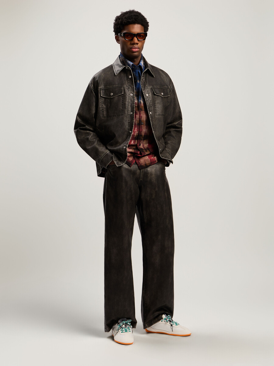pantalon enduit à logo incurvé