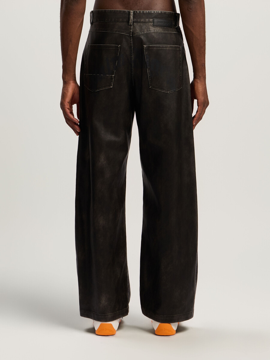 pantalon enduit à logo incurvé