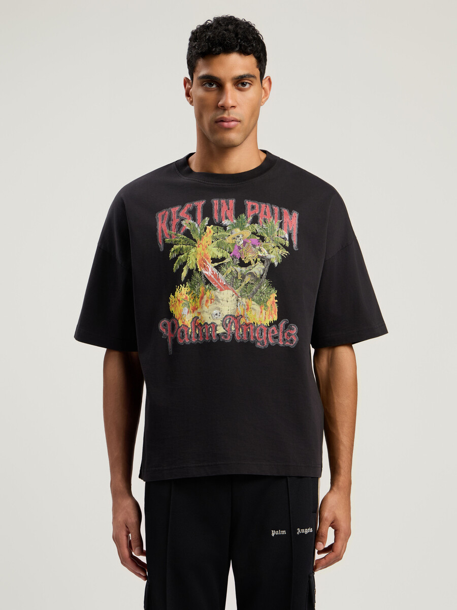 t-shirt ample rest in palm