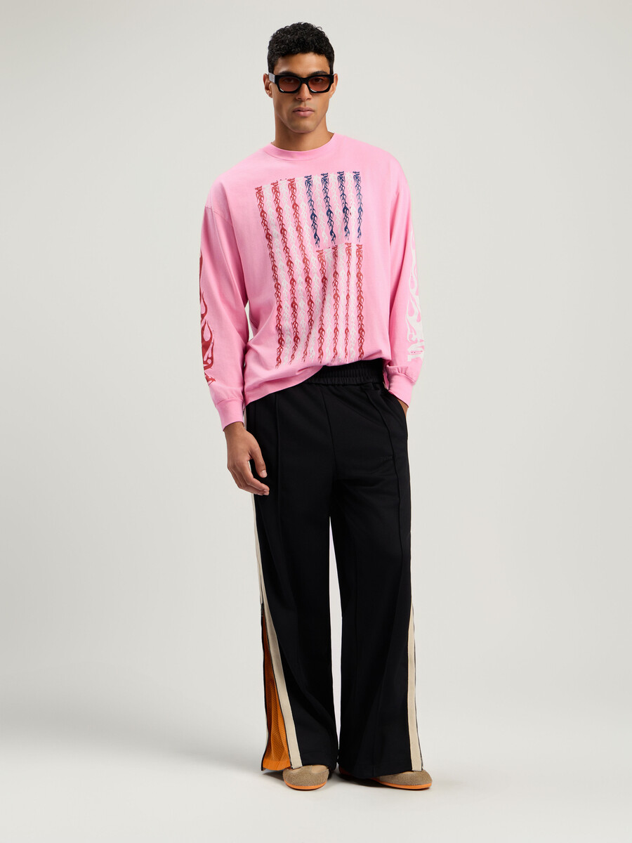 t-shirt à manches longues avec drapeau des flammes